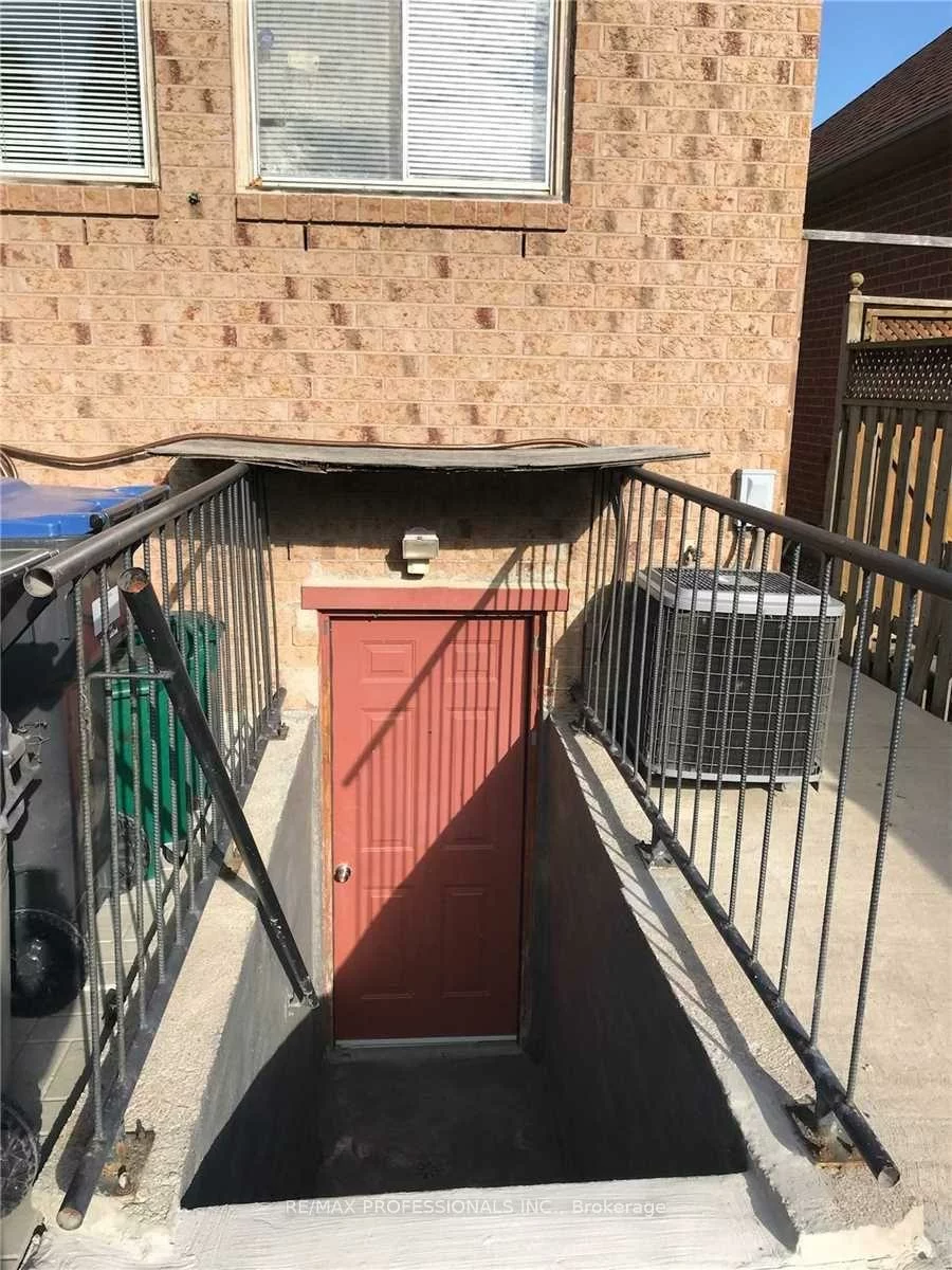 110, Springview, Brampton West, Brampton