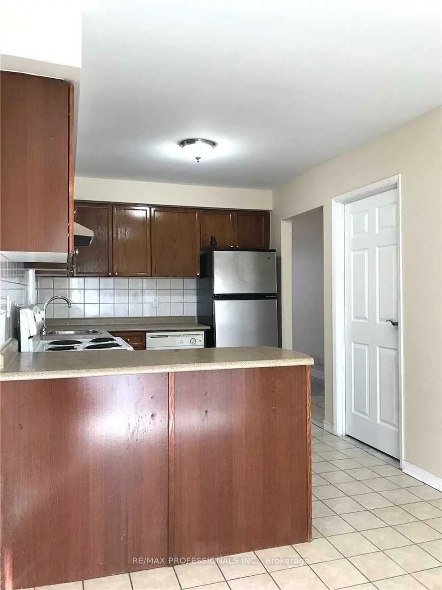 110, Springview, Brampton West, Brampton