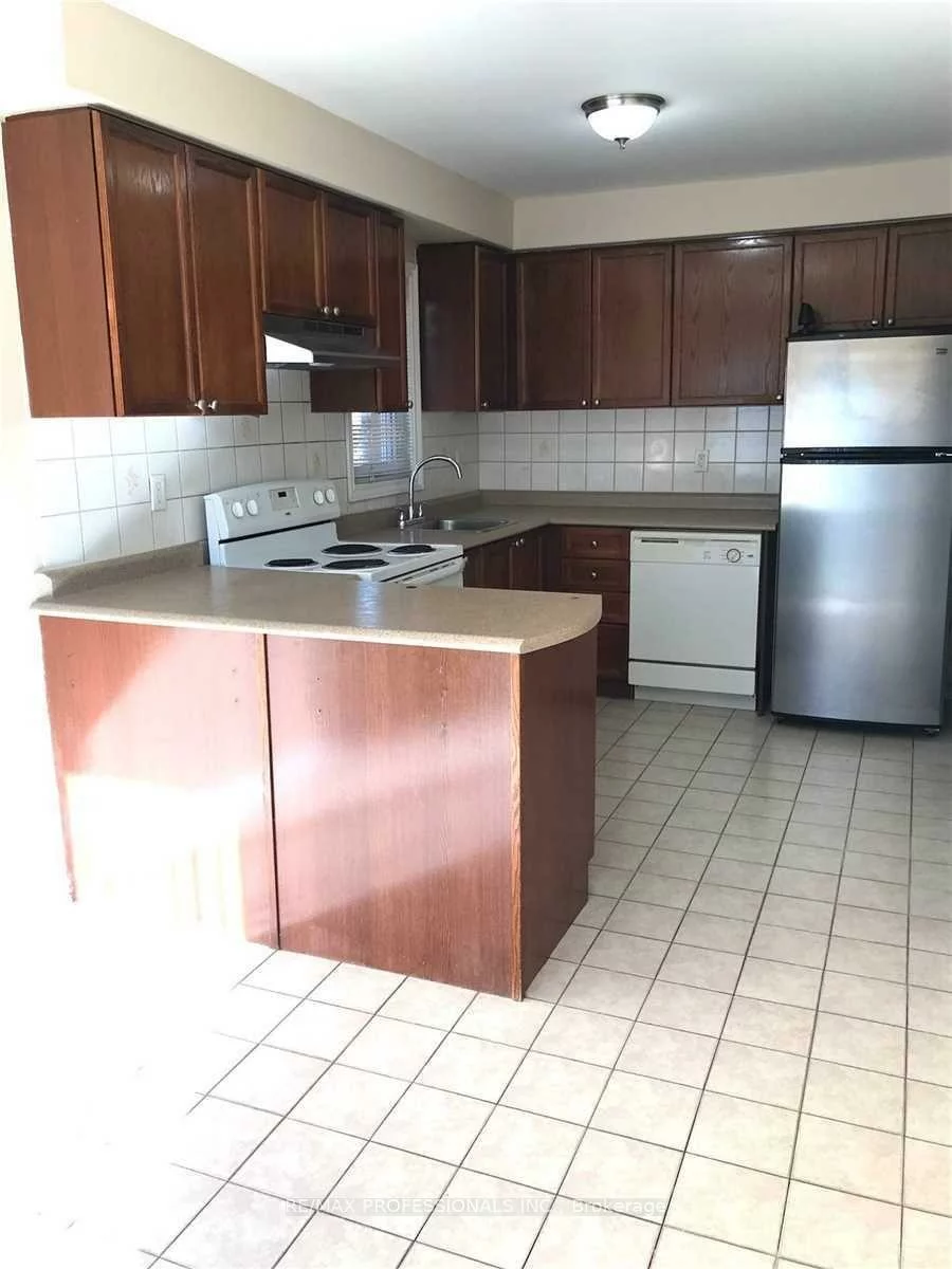 110, Springview, Brampton West, Brampton