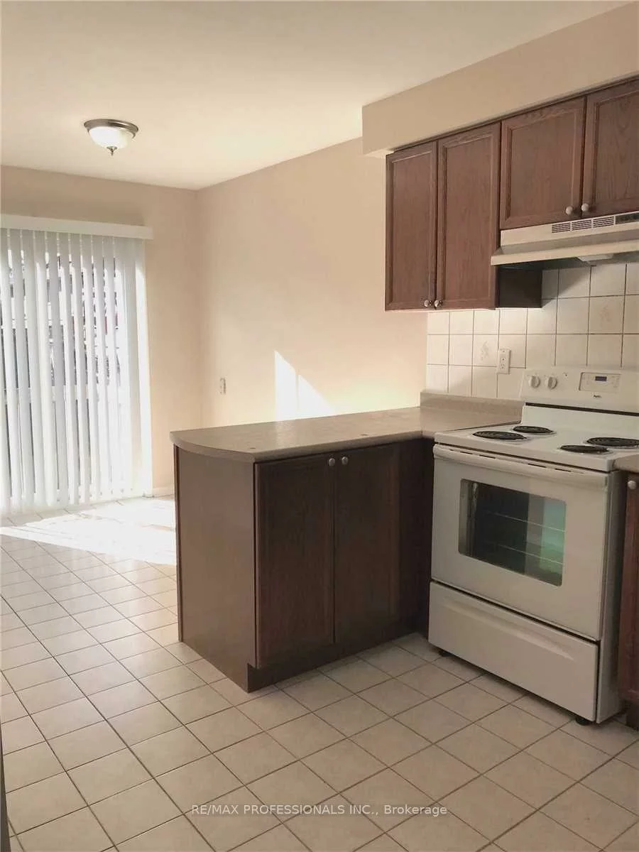 110, Springview, Brampton West, Brampton