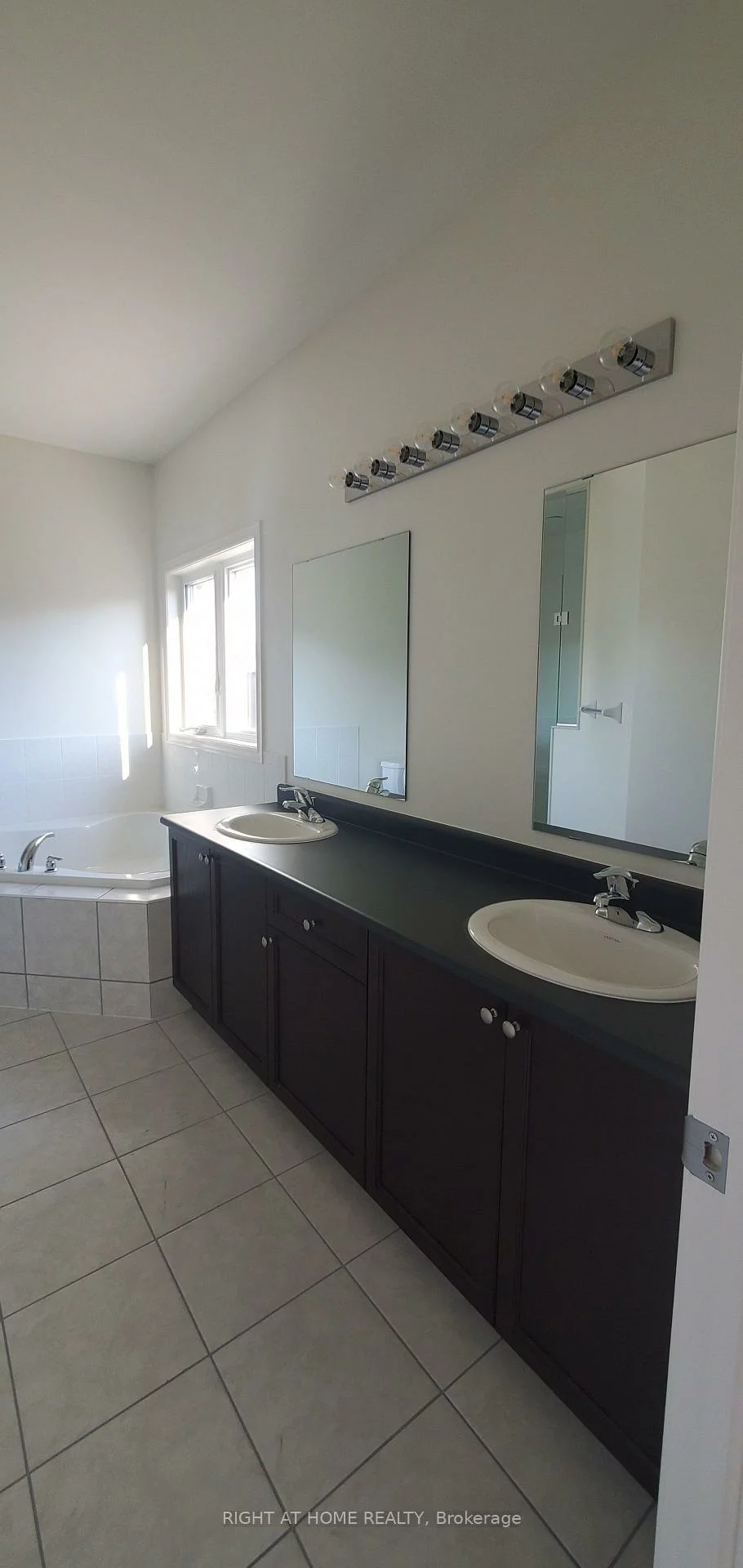 12, Lilestone, Credit Valley, Brampton