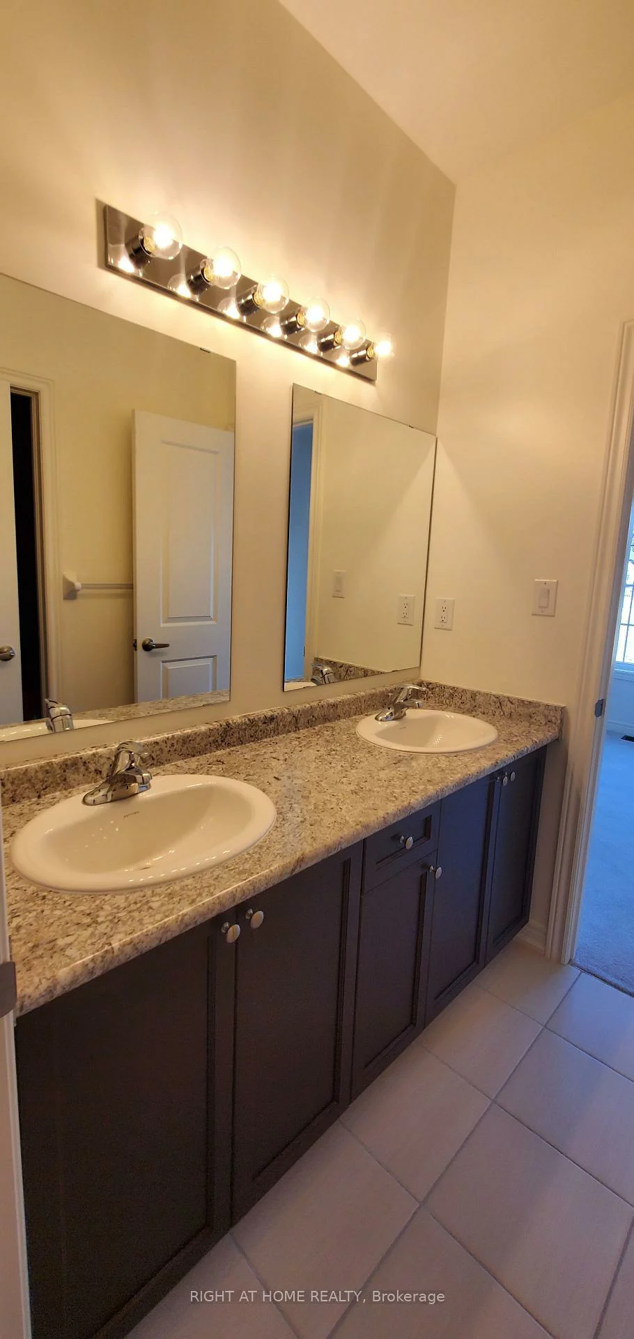 12, Lilestone, Credit Valley, Brampton