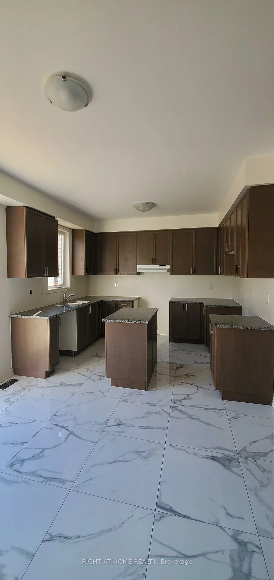 12, Lilestone, Credit Valley, Brampton