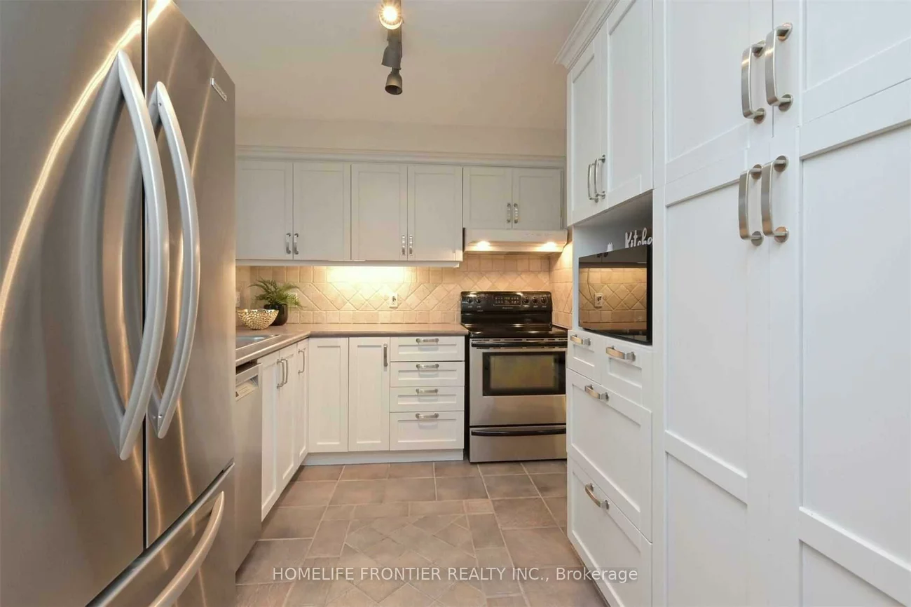 9, Avonmore, Brampton East, Brampton