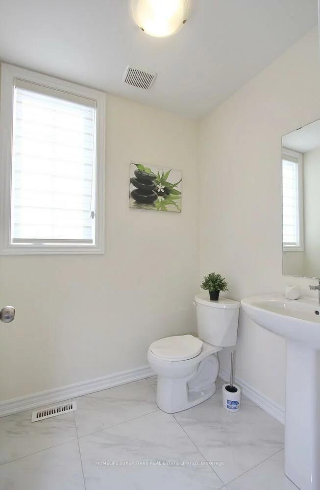 14, Spring Snow, Snelgrove, Brampton