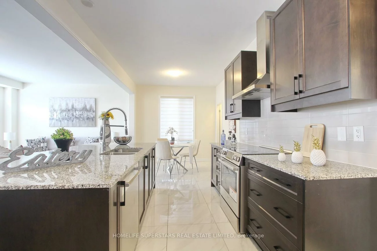 14, Spring Snow, Snelgrove, Brampton