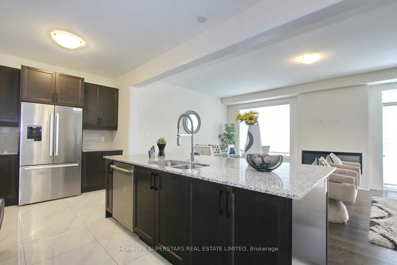 14, Spring Snow, Snelgrove, Brampton