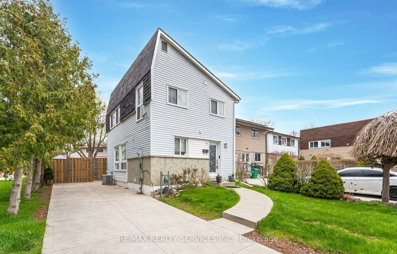 9, Hawkins, Central Park, Brampton