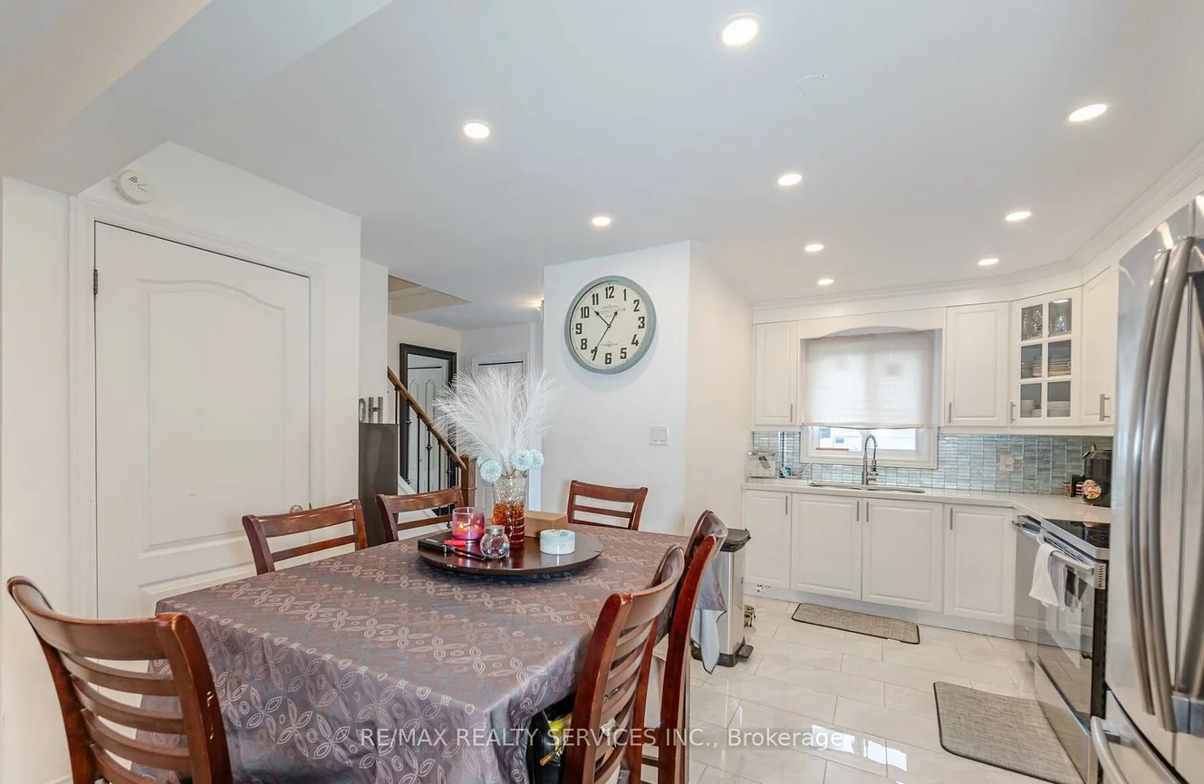 9, Hawkins, Central Park, Brampton
