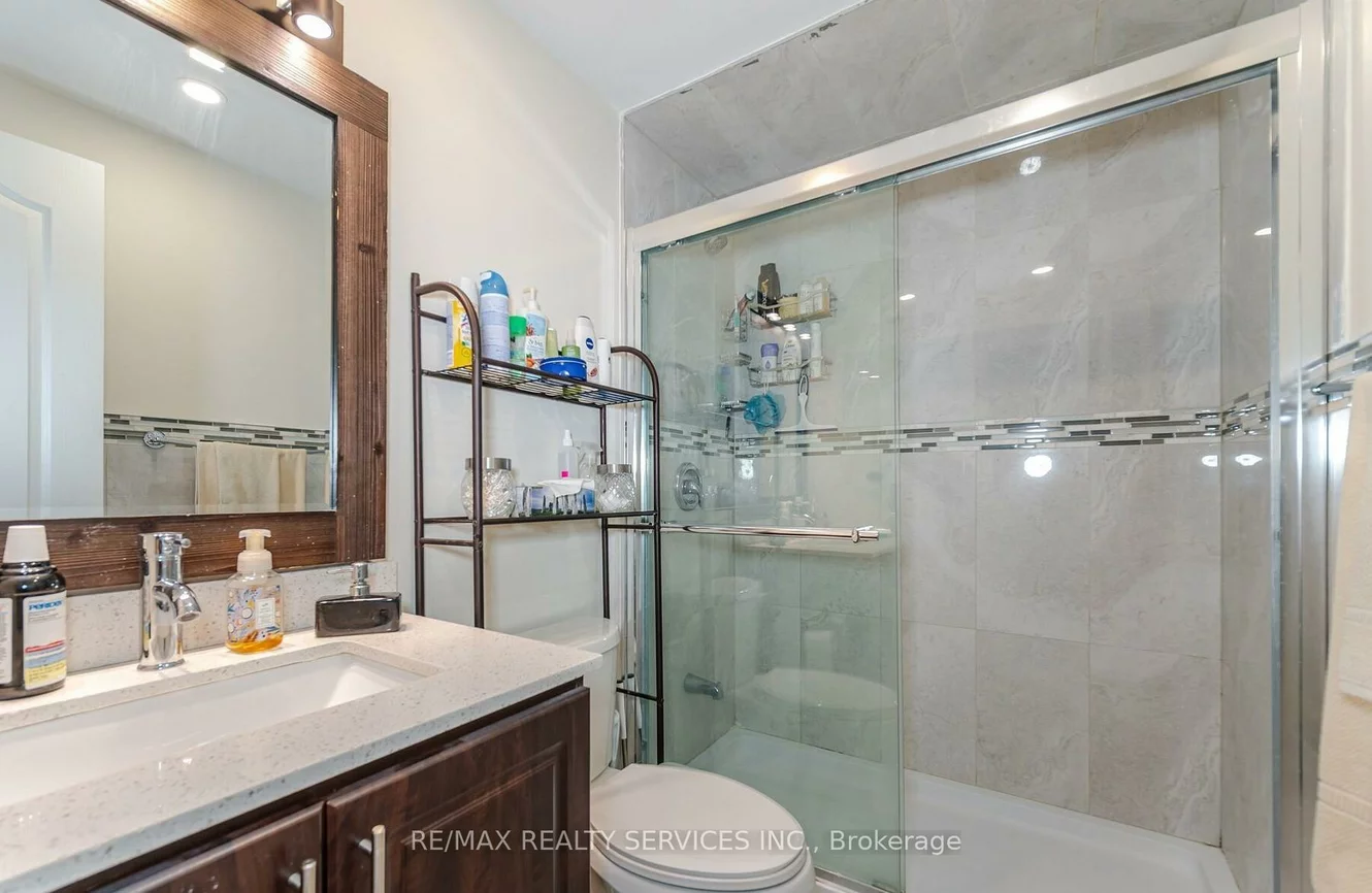 9, Hawkins, Central Park, Brampton