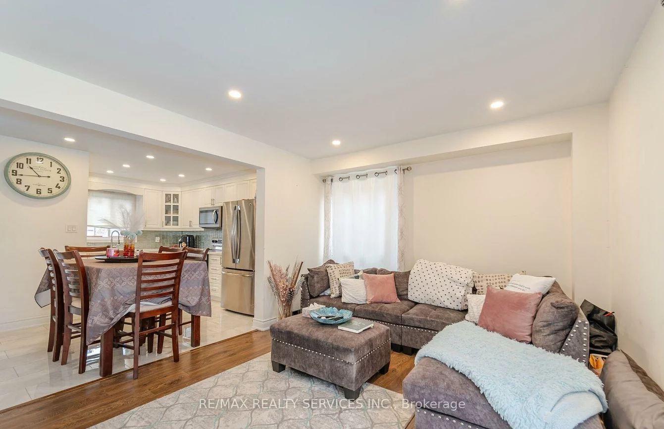 9, Hawkins, Central Park, Brampton