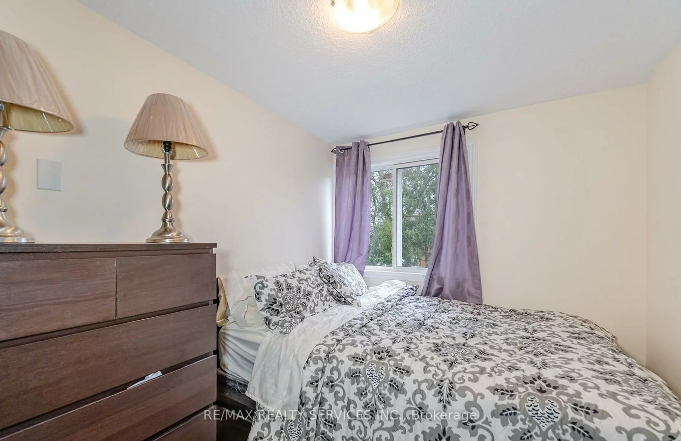 9, Hawkins, Central Park, Brampton