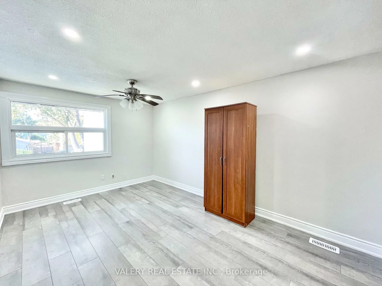 26, Homeland, Central Park, Brampton