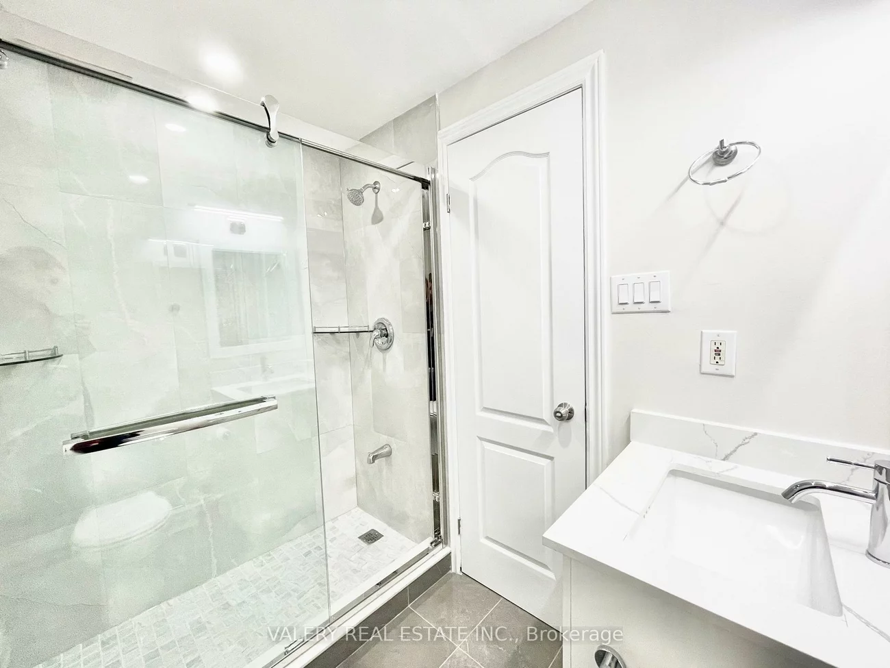 26, Homeland, Central Park, Brampton