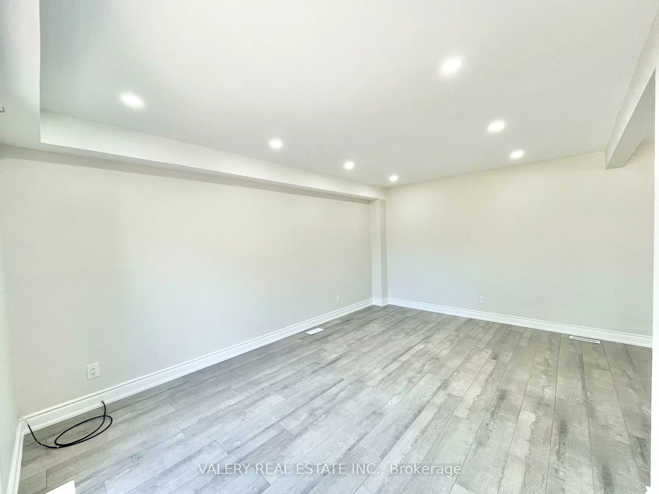 26, Homeland, Central Park, Brampton