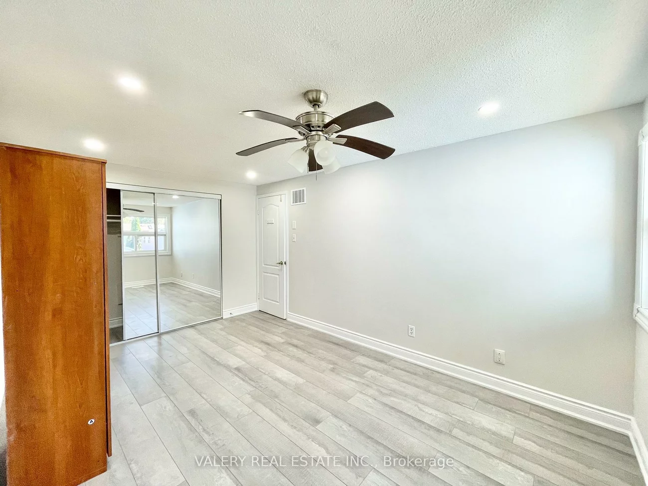 26, Homeland, Central Park, Brampton