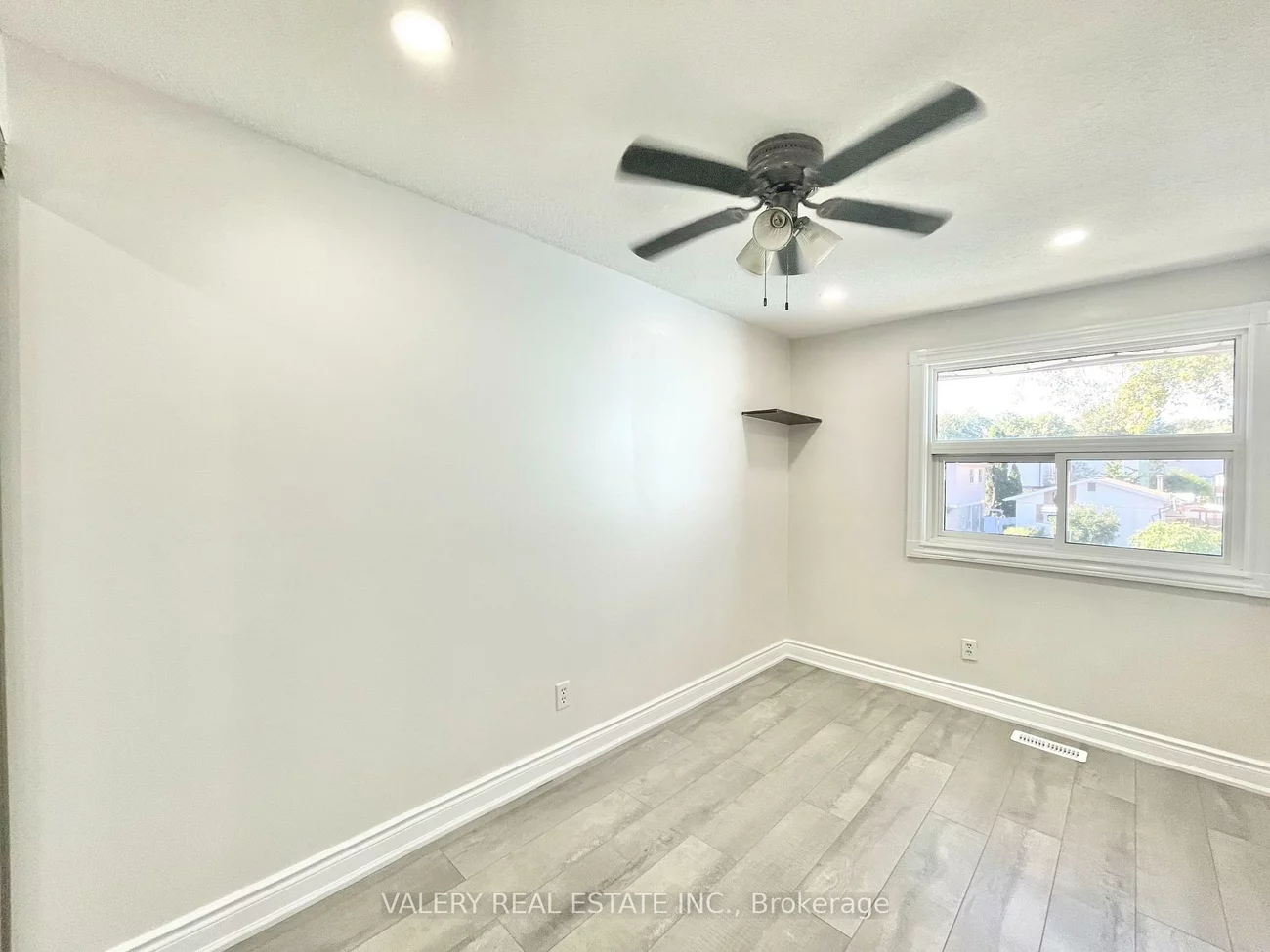 26, Homeland, Central Park, Brampton
