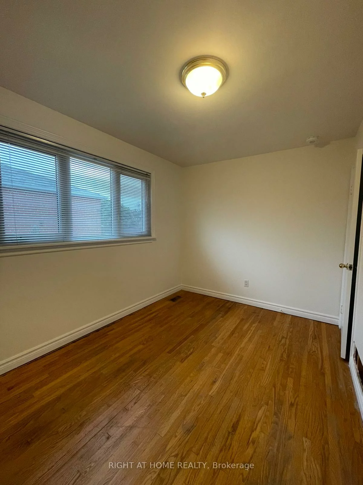 135, Avondale, Avondale, Brampton