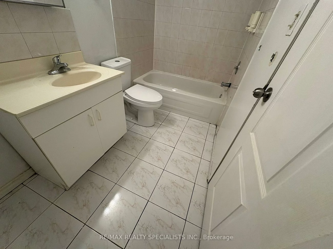 25, Aloma, Avondale, Brampton