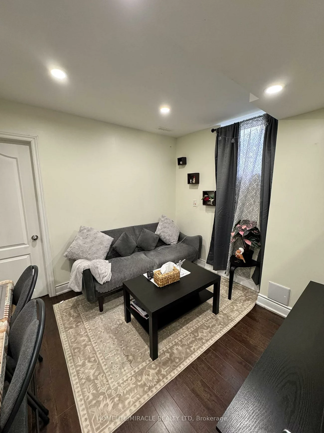 120, Viceroy, Northwest Sandalwood Parkway, Brampton