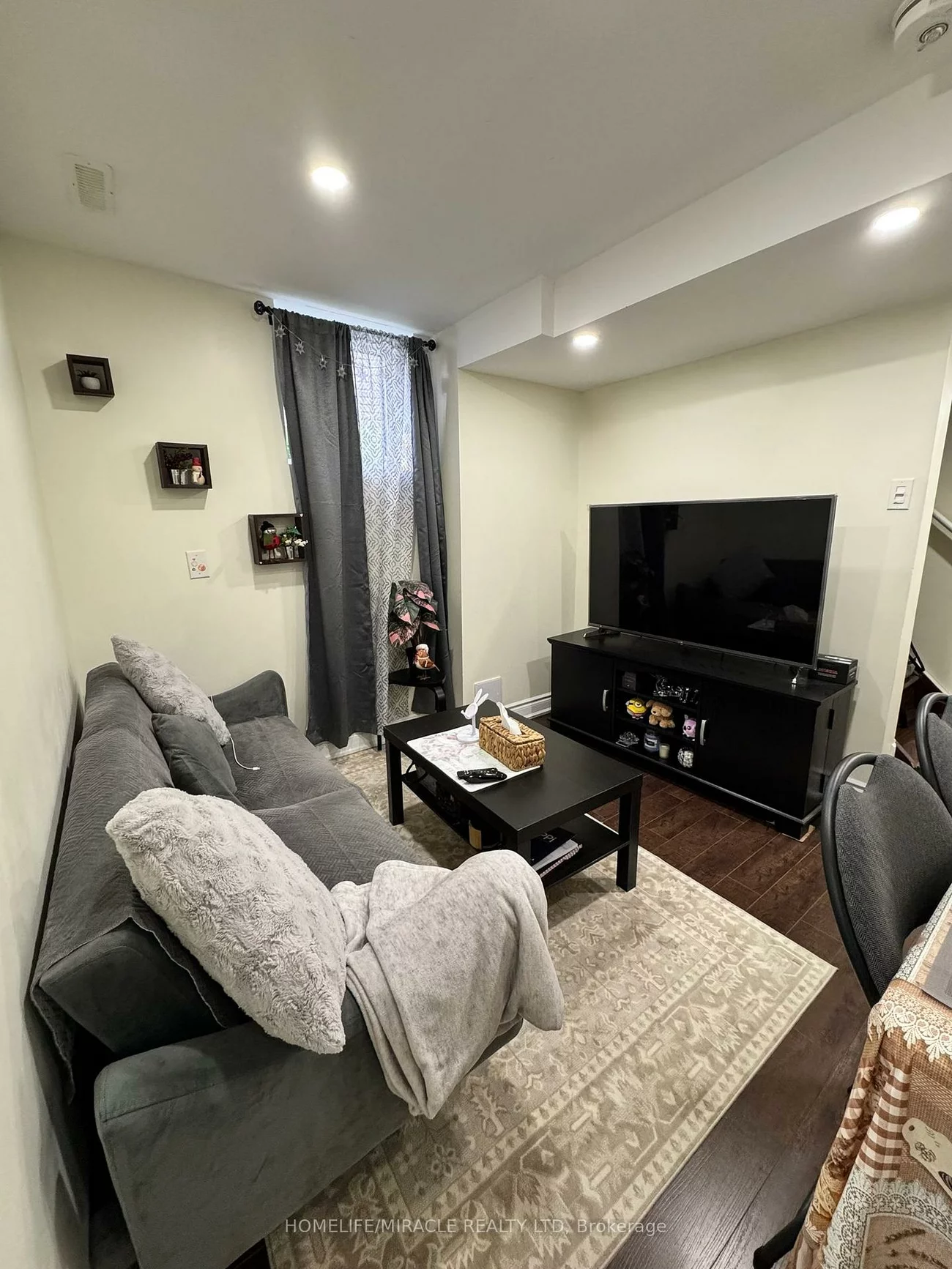 120, Viceroy, Northwest Sandalwood Parkway, Brampton