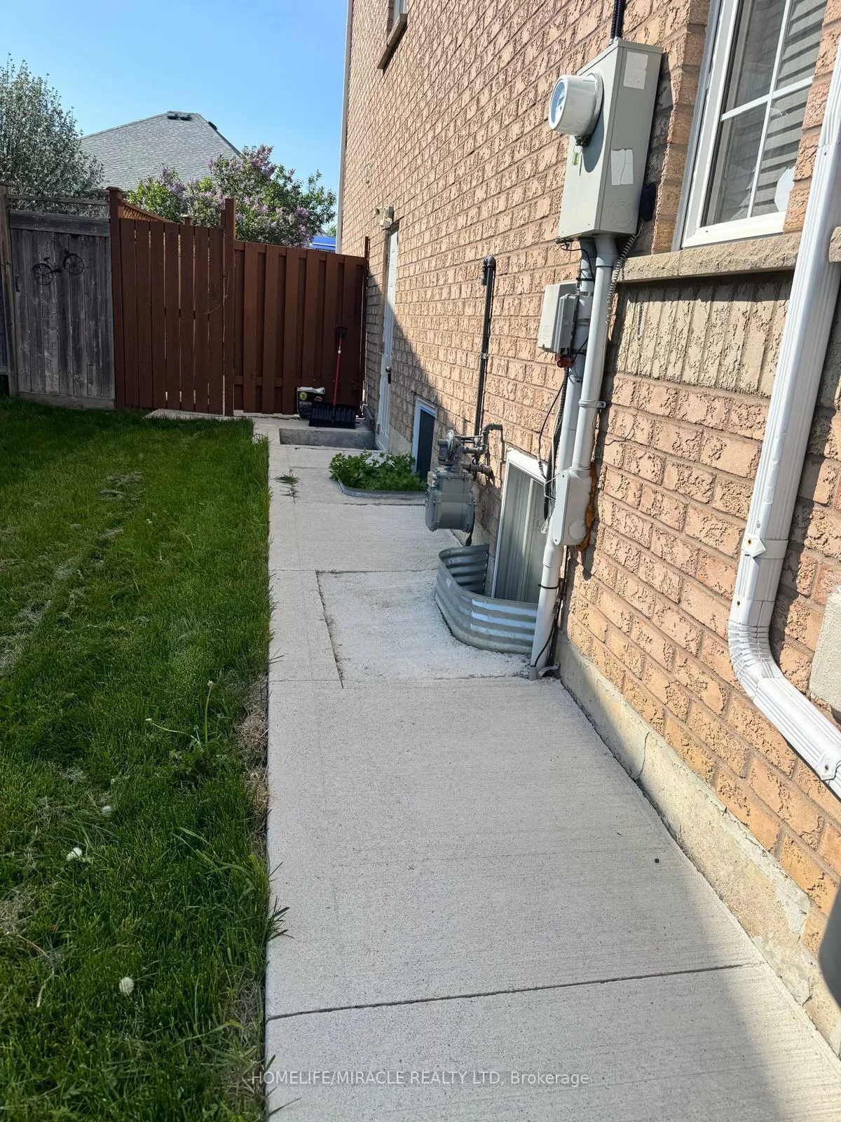 120, Viceroy, Northwest Sandalwood Parkway, Brampton
