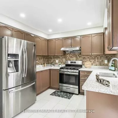 17, Roadmaster, Fletcher's Meadow, Brampton