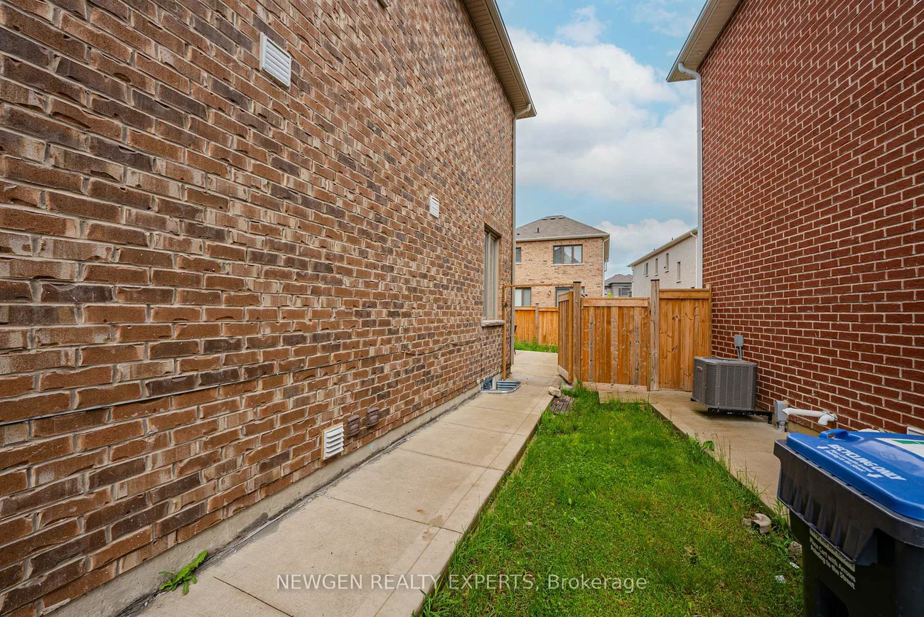 19, Boat, Northwest Brampton, Brampton