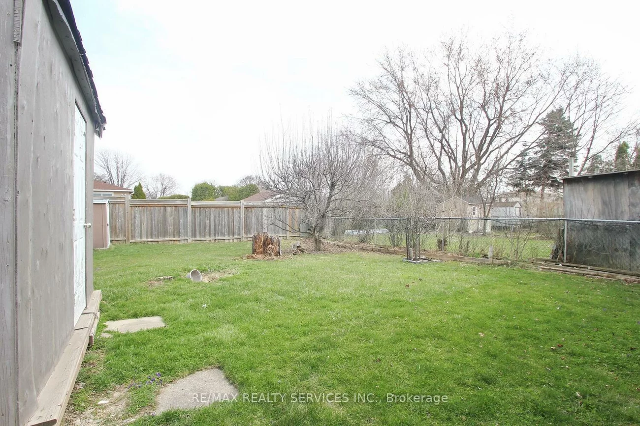 185, Earnscliffe, Southgate, Brampton