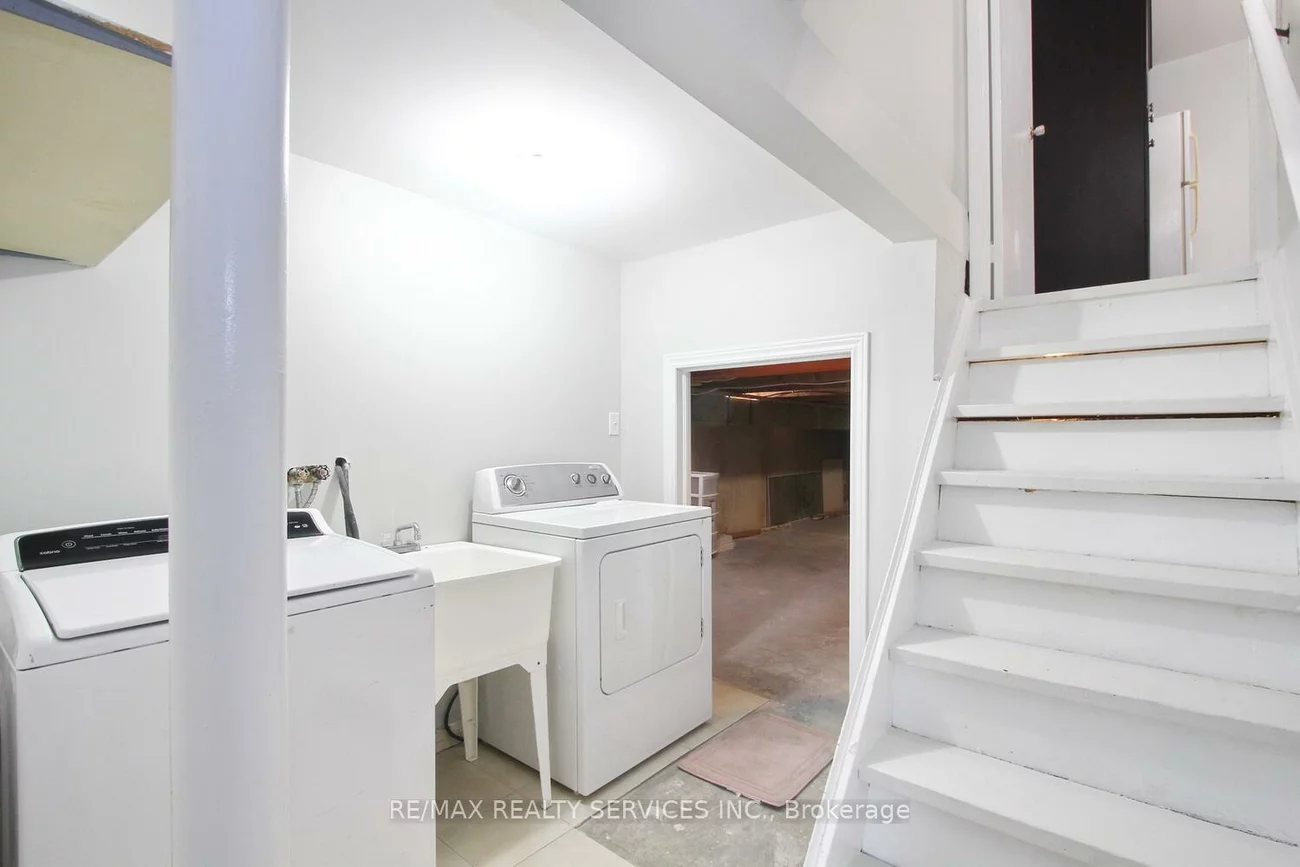 185, Earnscliffe, Southgate, Brampton