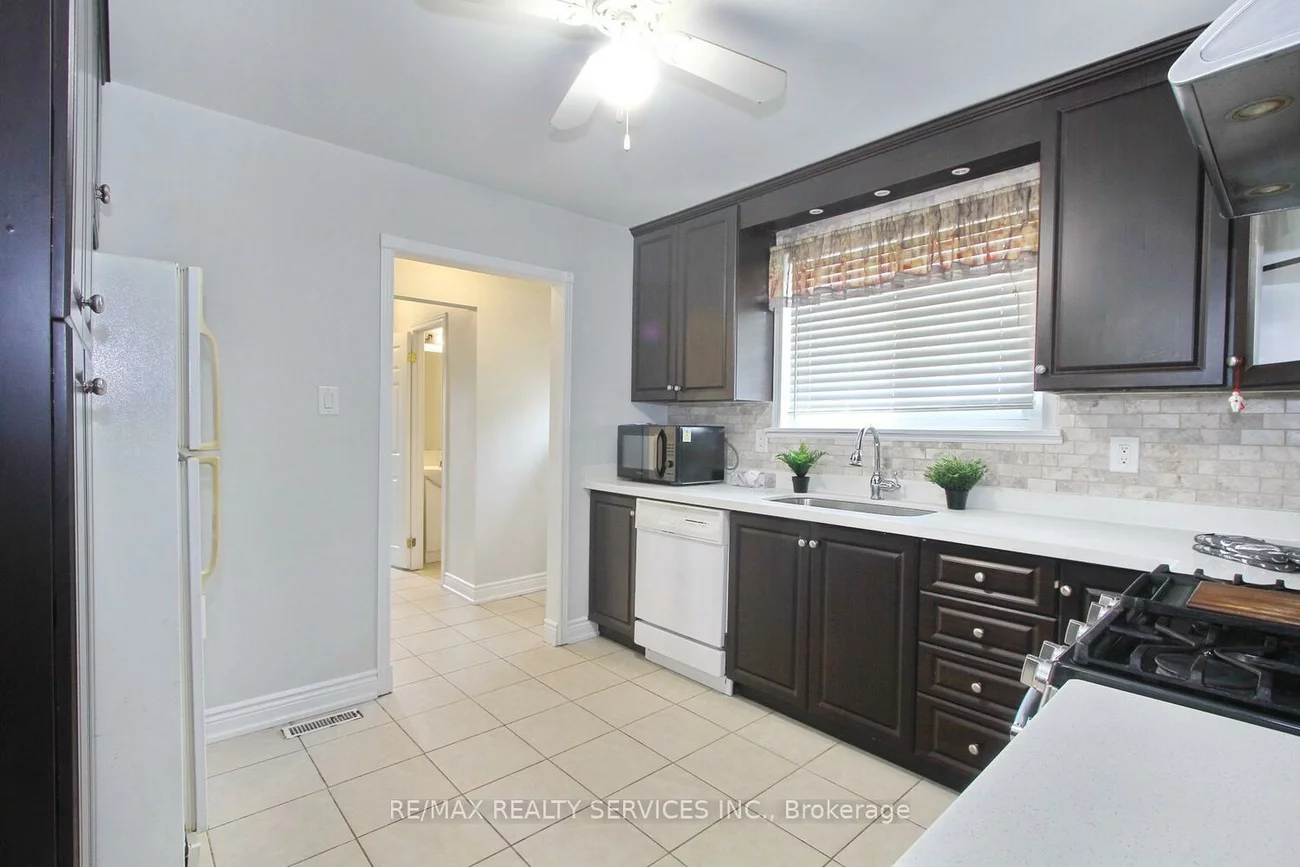 185, Earnscliffe, Southgate, Brampton