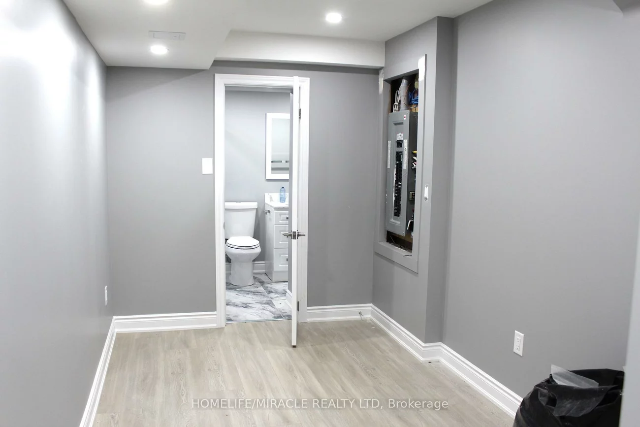 35, Merrimac, Bram West, Brampton