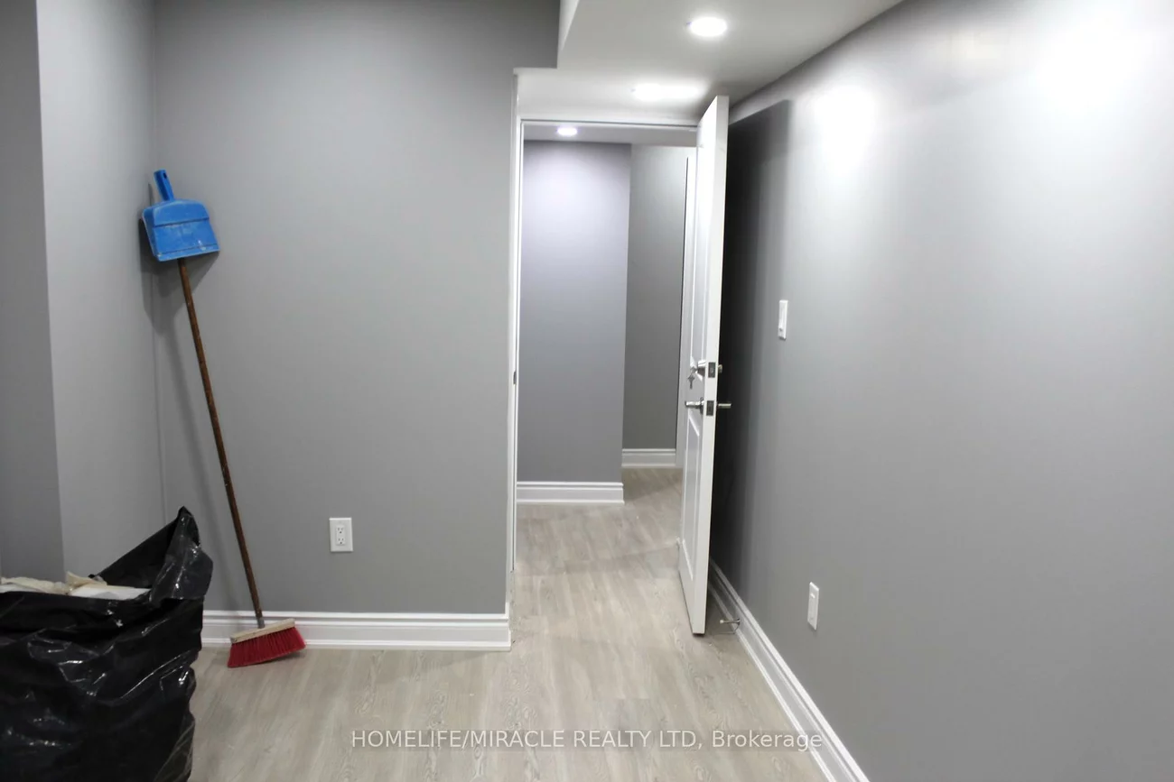 35, Merrimac, Bram West, Brampton