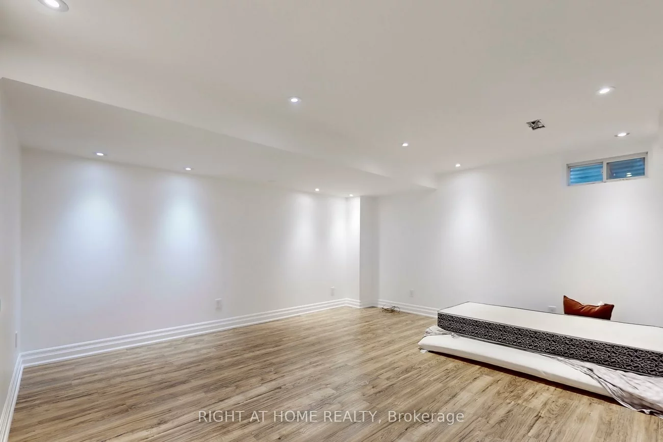 31, Lady Evelyn, Bram West, Brampton