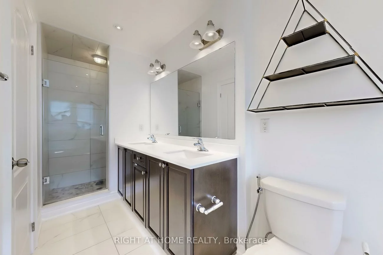 31, Lady Evelyn, Bram West, Brampton