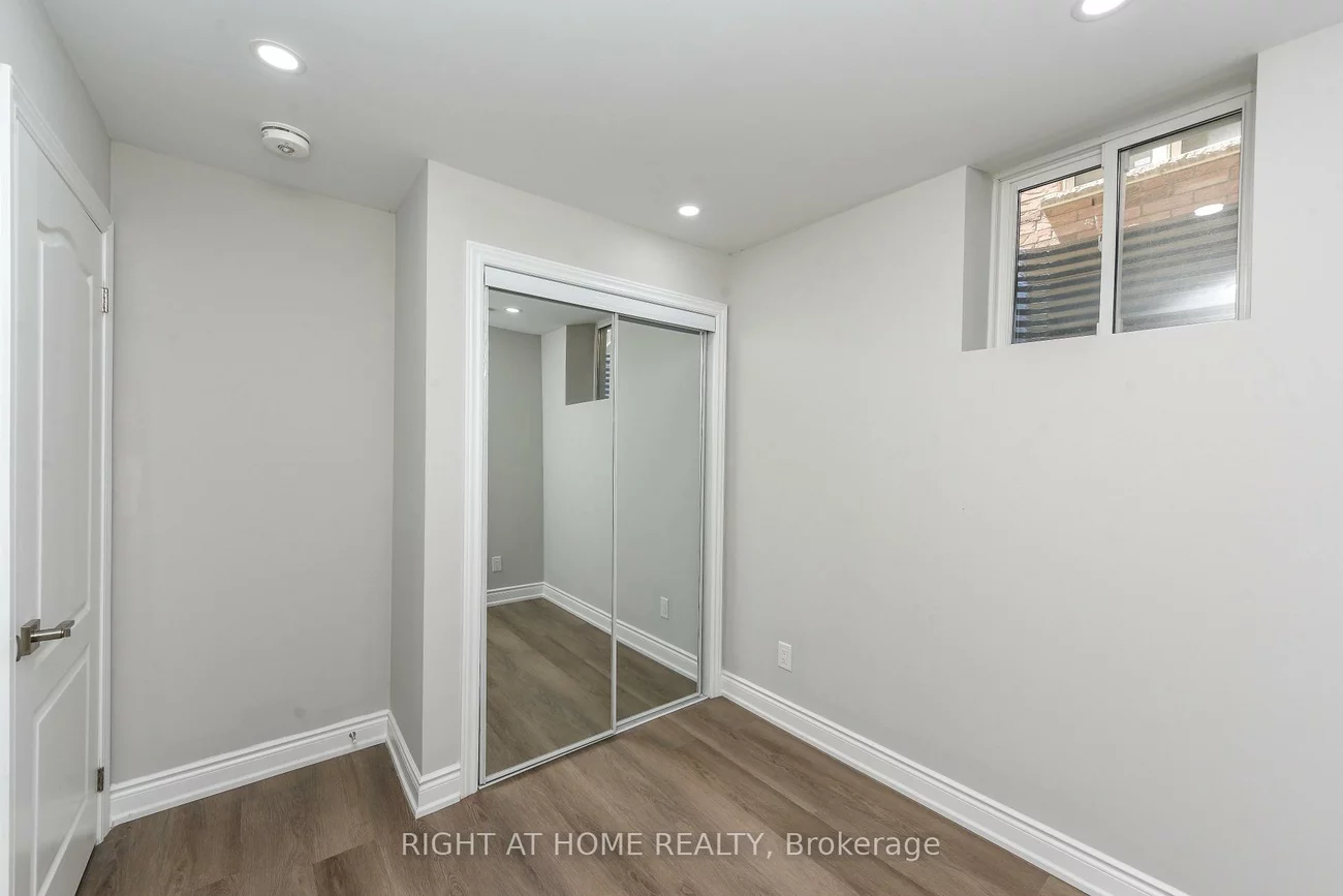 82, Elmcrest, Credit Valley, Brampton