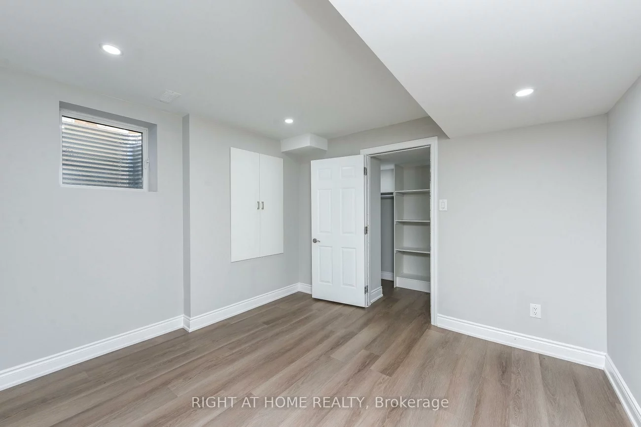82, Elmcrest, Credit Valley, Brampton