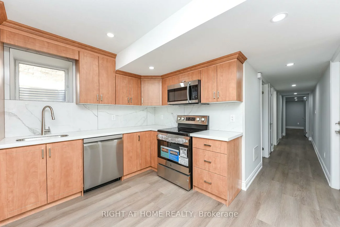 82, Elmcrest, Credit Valley, Brampton