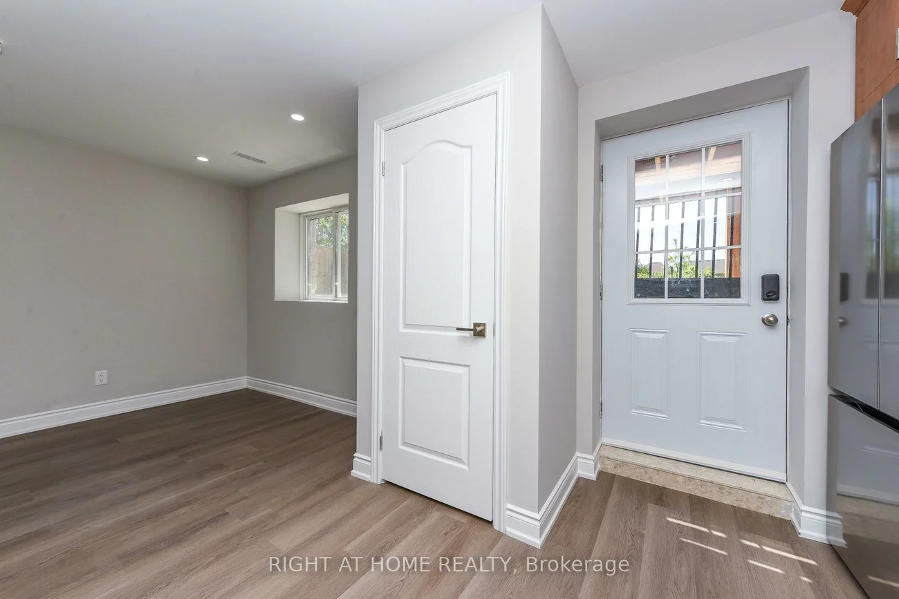 82, Elmcrest, Credit Valley, Brampton