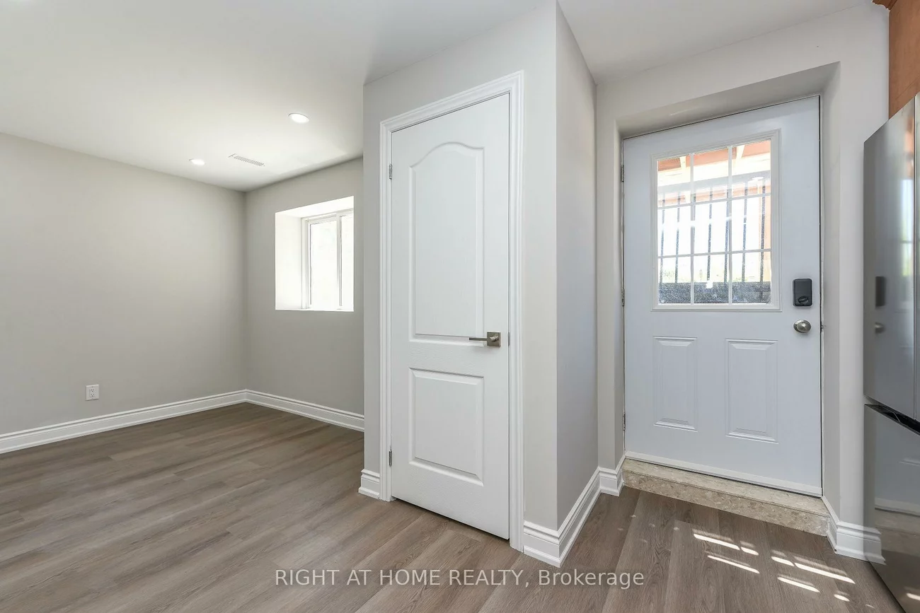 82, Elmcrest, Credit Valley, Brampton