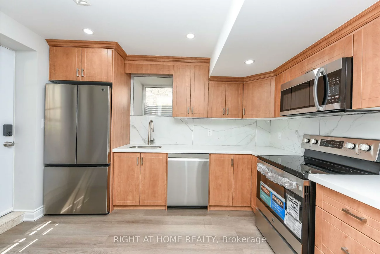 82, Elmcrest, Credit Valley, Brampton