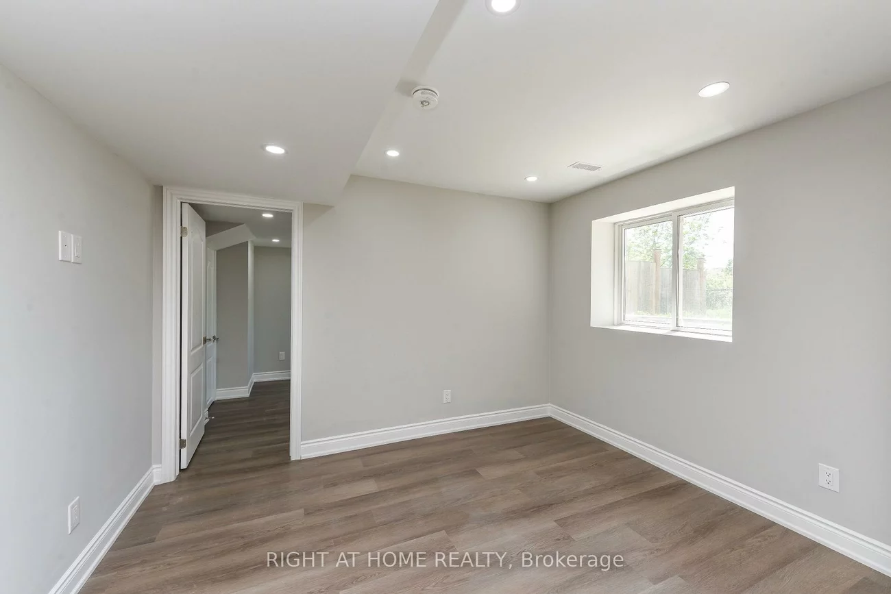 82, Elmcrest, Credit Valley, Brampton