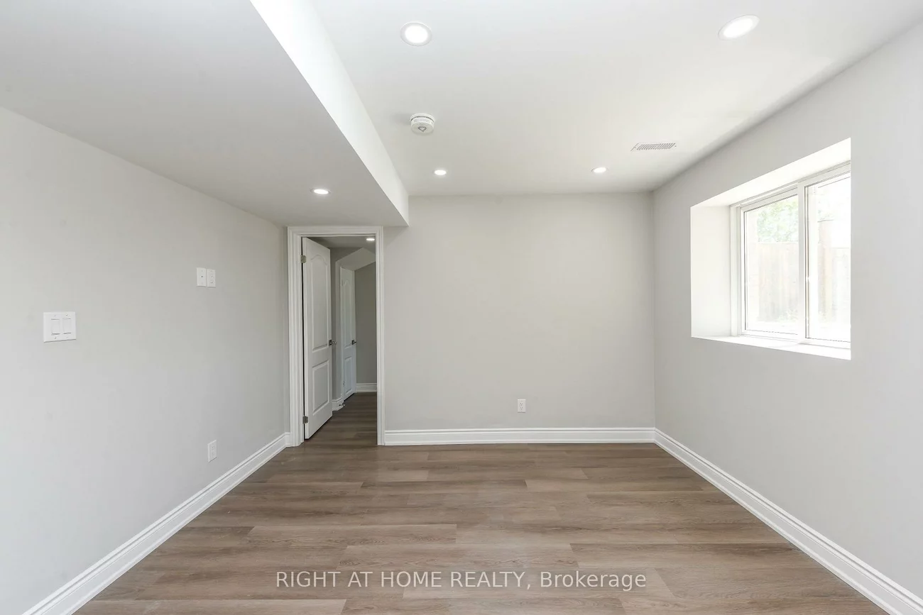 82, Elmcrest, Credit Valley, Brampton