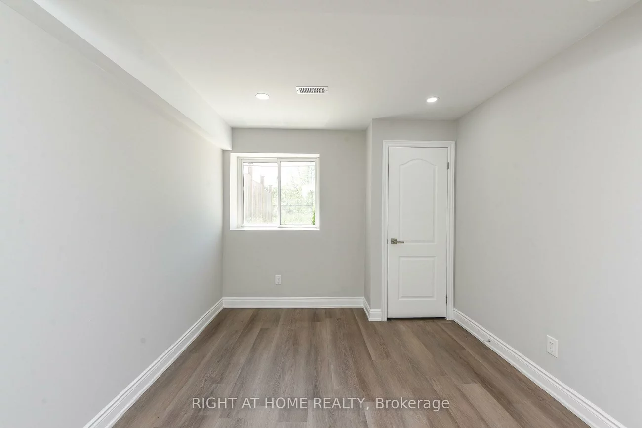 82, Elmcrest, Credit Valley, Brampton