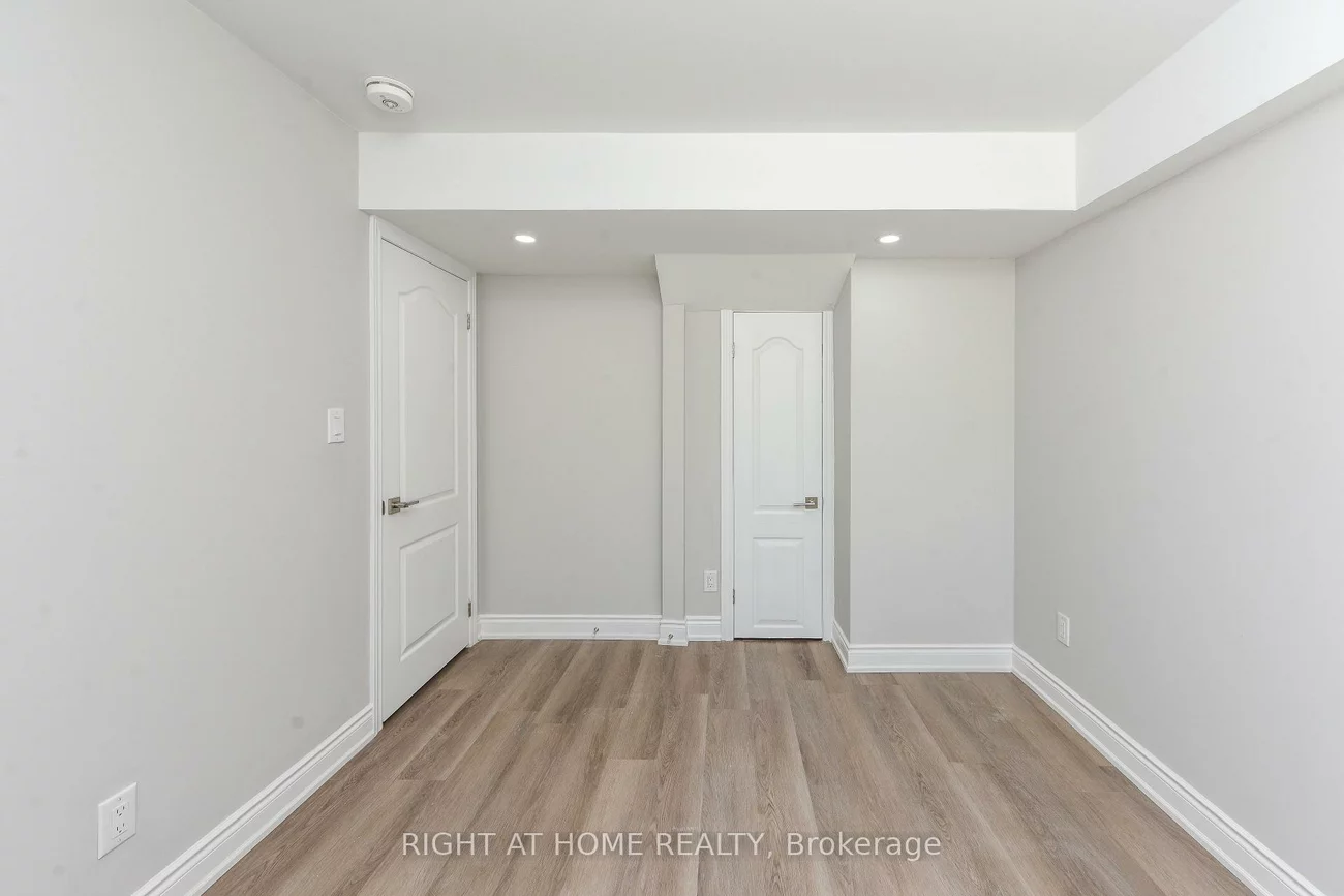 82, Elmcrest, Credit Valley, Brampton