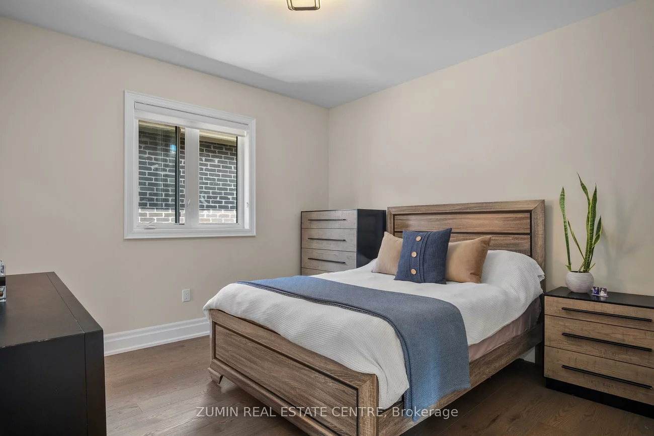 39, Lyle, Credit Valley, Brampton