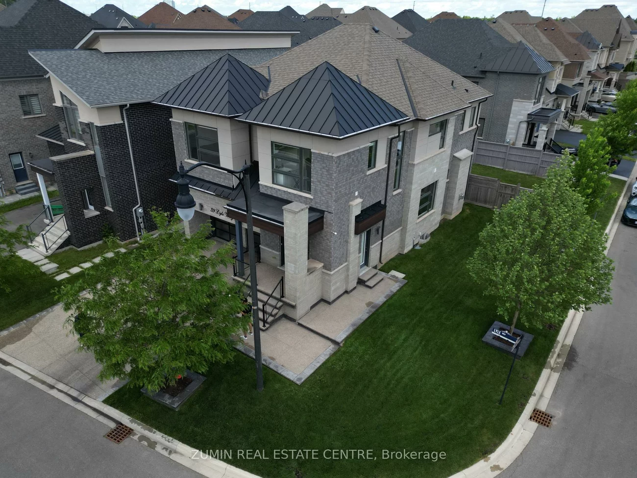 39, Lyle, Credit Valley, Brampton