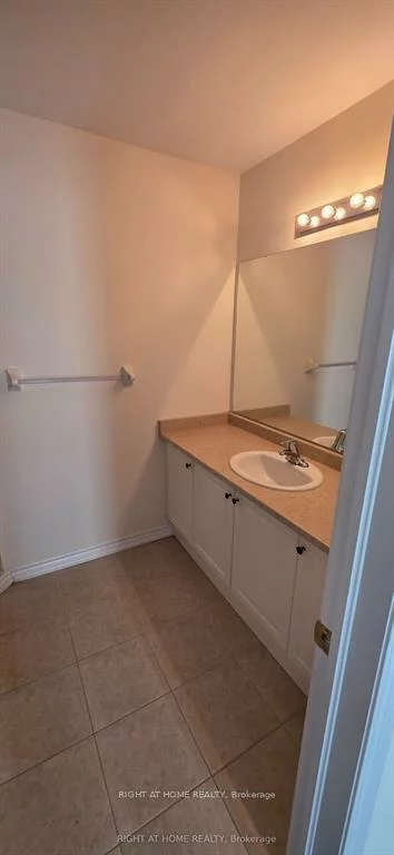 27, Shiff, Heart Lake East, Brampton