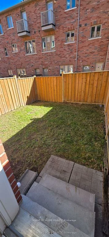 27, Shiff, Heart Lake East, Brampton