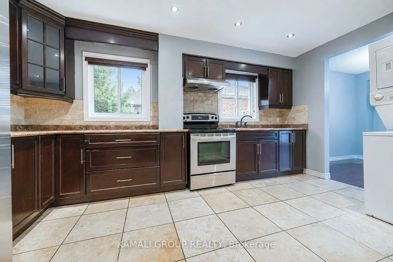 77, Ecclestone, Brampton West, Brampton